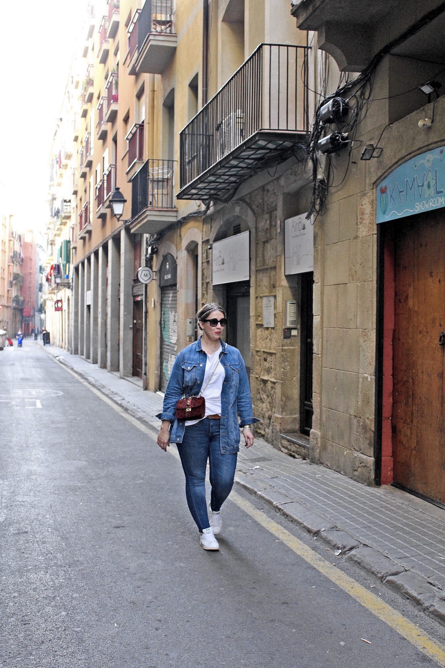 outfit-casual-denim-all-over-look-in-barcelona