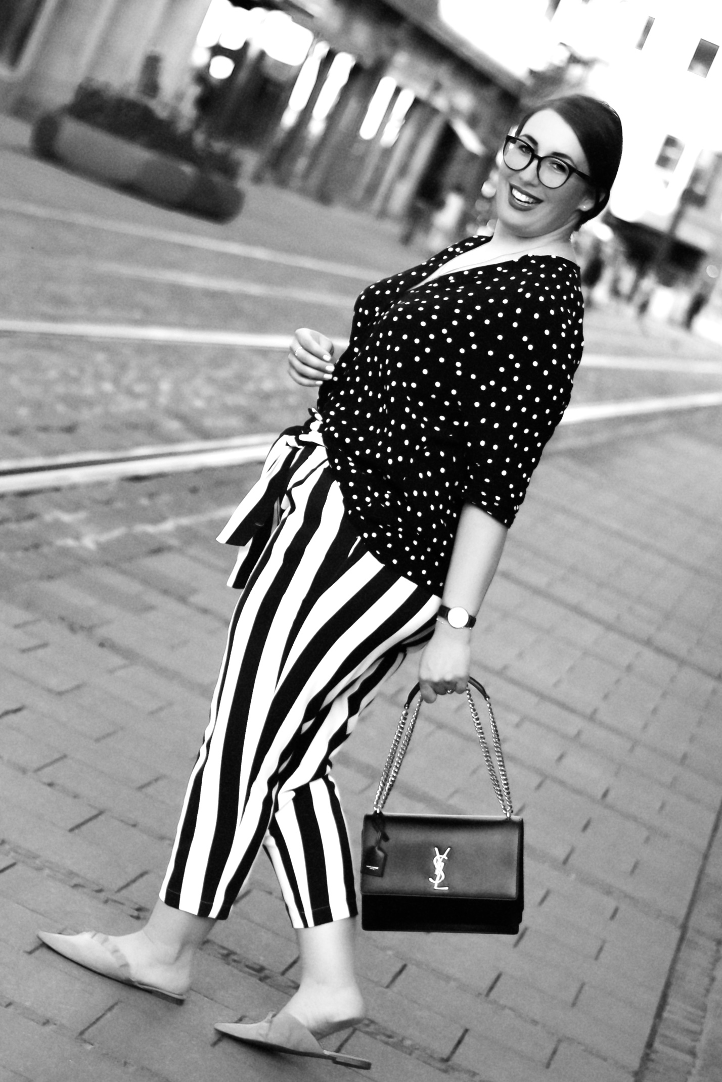 Outfit-Mustermix-Polka-Dots-Streifen-YSL-Saint-Laurent-Sunset-Miss-Suzie-Loves-Susanne-Heidebach-München-Lodenfrey-Fashionblogger-Bayerischer-Hof-München