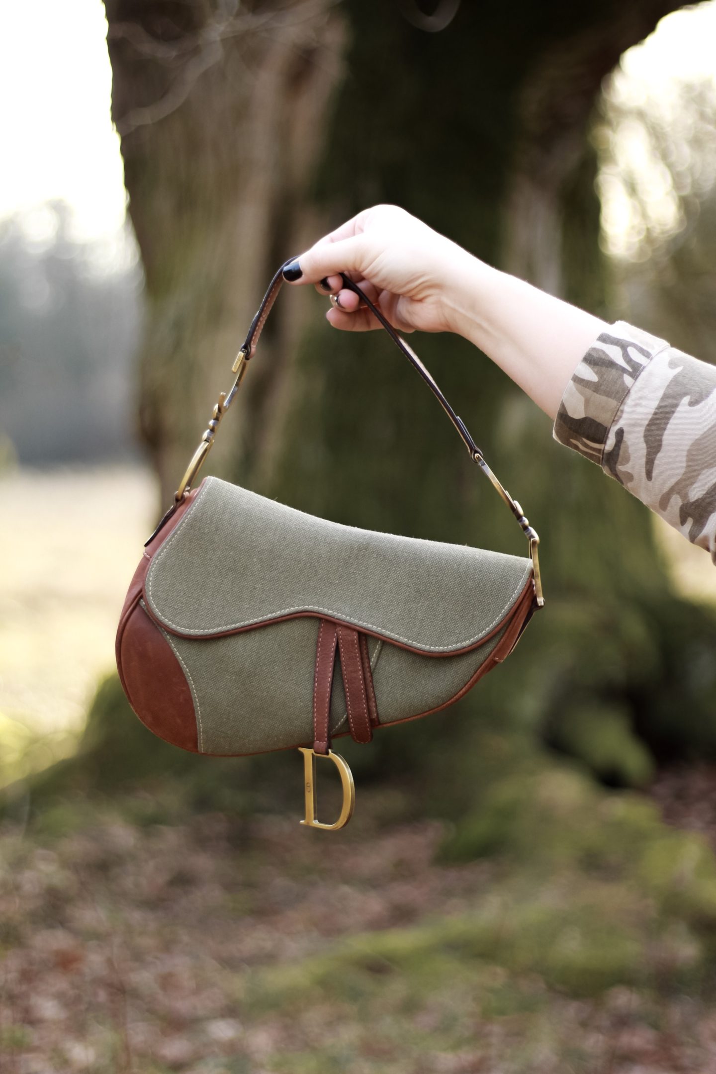 Tipps-fuer-den-Kauf-einer-Vintage-Designer-Handtasche-Miss-Suzie-Loves-Susanne-Heidebach-Dior-Saddle-Bag